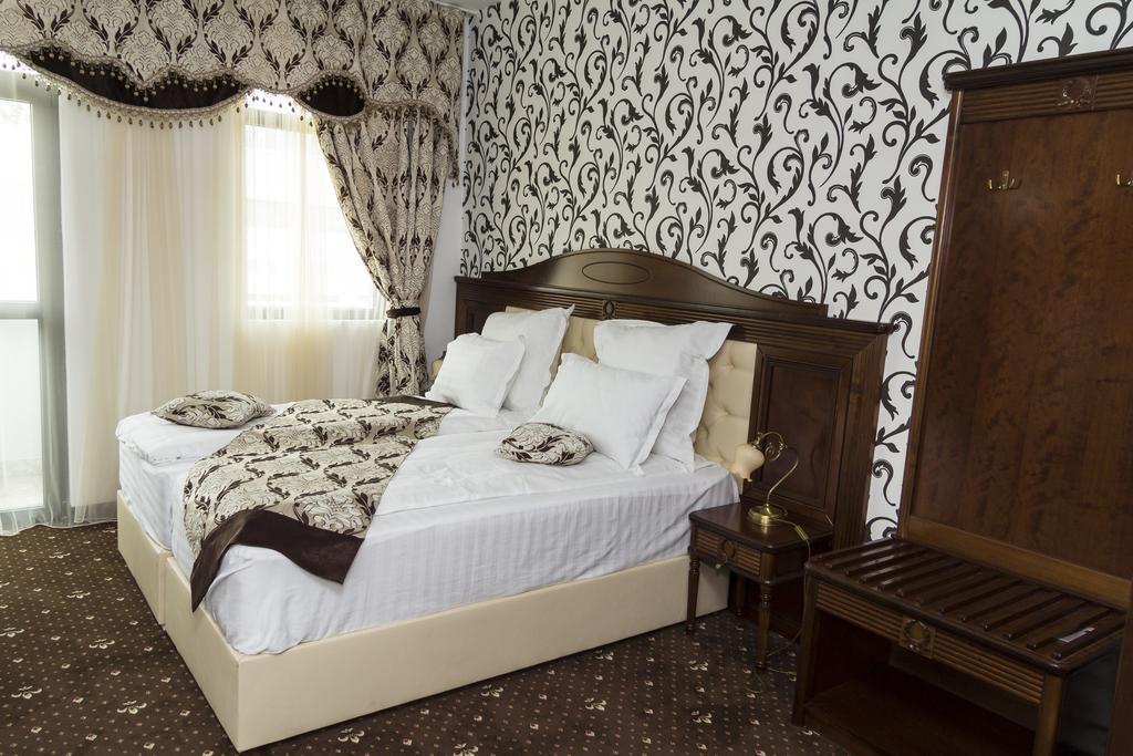 Pik Elegance Hotel Ploiesti Bilik gambar