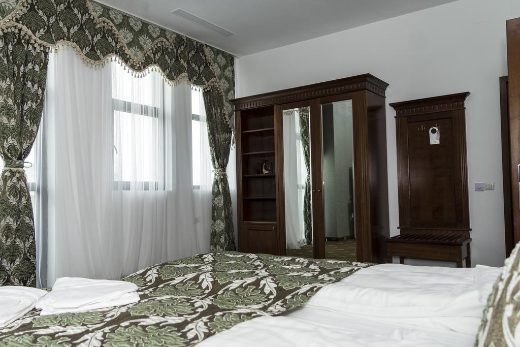 Pik Elegance Hotel Ploiesti Bilik gambar