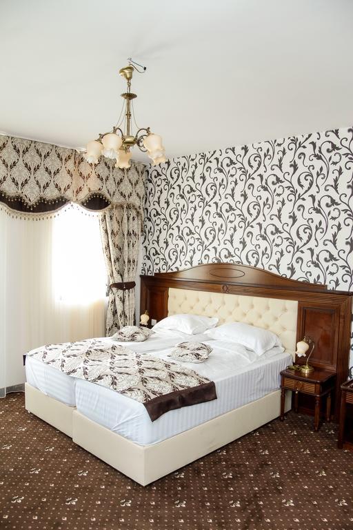 Pik Elegance Hotel Ploiesti Bilik gambar