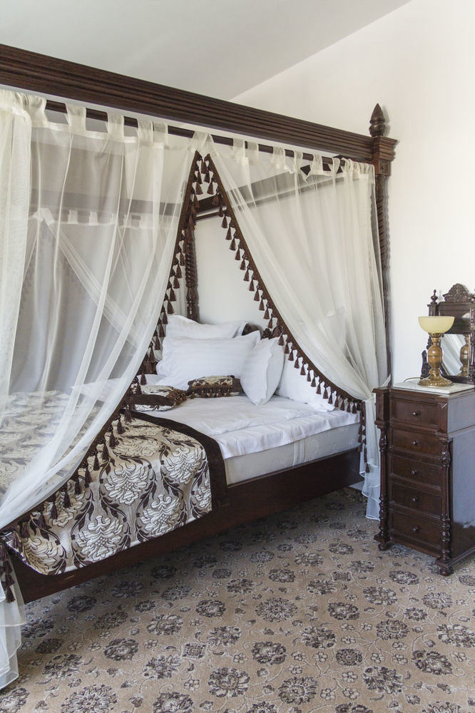 Pik Elegance Hotel Ploiesti Luaran gambar