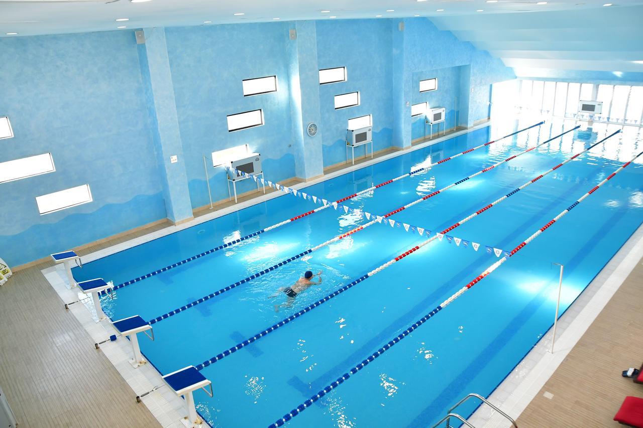 Pik Elegance Hotel Ploiesti Luaran gambar