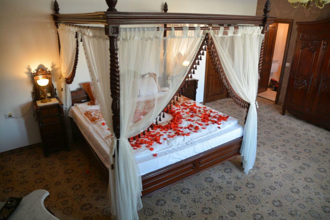 Pik Elegance Hotel Ploiesti Luaran gambar