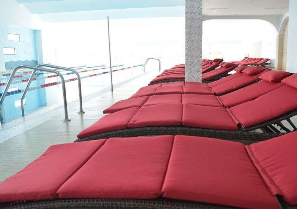 Pik Elegance Hotel Ploiesti Luaran gambar