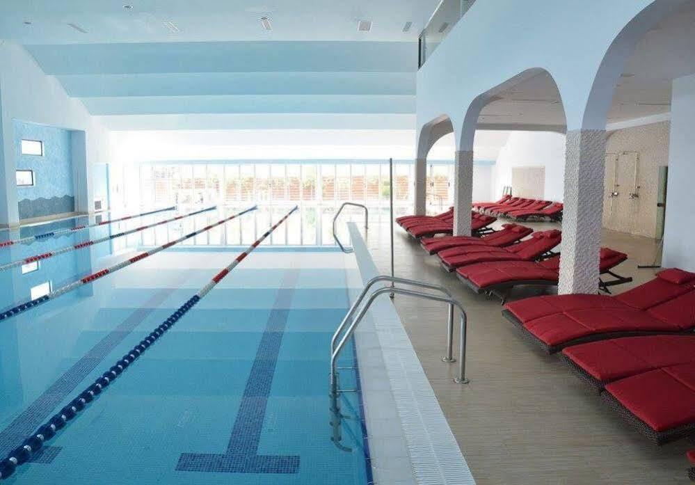 Pik Elegance Hotel Ploiesti Luaran gambar