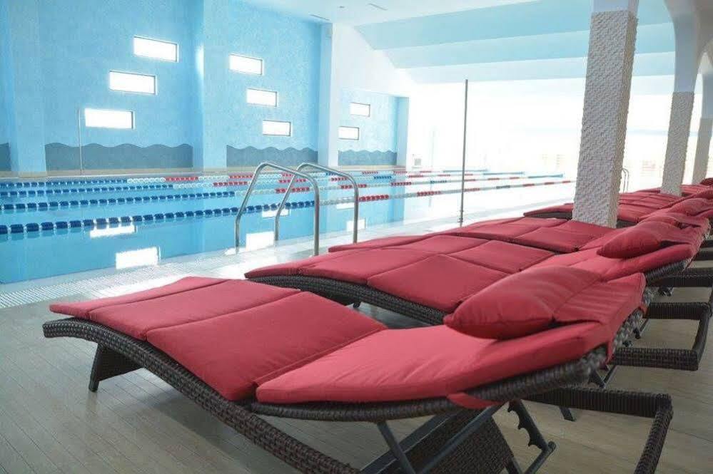 Pik Elegance Hotel Ploiesti Luaran gambar